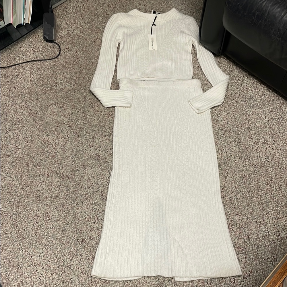 Freshman 1996 stretchy cropped sweater and maxi skirt set
